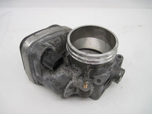Load image into Gallery viewer, THROTTLE BODY BMW 320I 325I 525I X3 Z3 Z4 01 02 03 - 06 - 710955