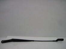 Load image into Gallery viewer, WIPER ARMS PAIR Volkswagen Passat 2006 06 - 714424