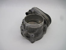 Load image into Gallery viewer, THROTTLE BODY BMW 330I X3 X5 Z3 Z4 2001 02 03 04 05 06 - 718209