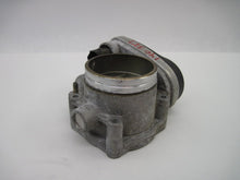 Load image into Gallery viewer, THROTTLE BODY BMW 320I 325I 525I X3 Z3 Z4 01 02 03 - 06 - 728748