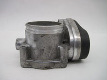 Load image into Gallery viewer, THROTTLE BODY BMW 320I 325I 525I X3 Z3 Z4 01 02 03 - 06 - 738170