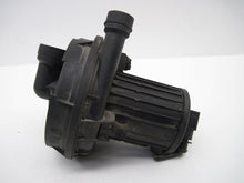 Load image into Gallery viewer, AIR INJECTION PUMP SMOG Audi TT A4 A6 Golf Toureg Jetta 00 01 02 03 04 05 - 09 - 738310