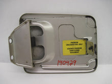 Load image into Gallery viewer, Fuel Filler Door Discovery 2001 01 - 742144