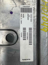 Load image into Gallery viewer, ECU ECM COMPUTER Volvo C30 V50 V40 2007 07 2008 08 2009 09 2010 10 - NW63017