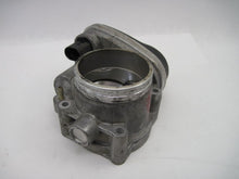 Load image into Gallery viewer, THROTTLE BODY BMW 320I 325I 525I X3 Z3 Z4 01 02 03 - 06 - 757437