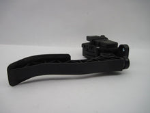 Load image into Gallery viewer, ELECTRONIC PEDAL ASSEMBLY Audi A6 2005 05 - 762876