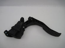 Load image into Gallery viewer, ELECTRONIC PEDAL ASSEMBLY Audi A6 2005 05 - 762876
