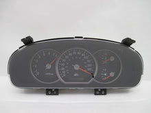 Load image into Gallery viewer, SPEEDOMETER CLUSTER Kia Sedona 2004 04 2005 05 - 767139