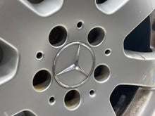 Load image into Gallery viewer, WHEEL RIM R320 R350 R500 R63 2007 07 17x7 - NW200615