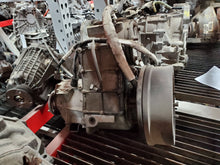 Load image into Gallery viewer, TRANSFER CASE LAND ROVER DISCOVERY 1999 99 00 01 02 - NW177043