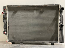 Load image into Gallery viewer, RADIATOR Mercedes S320 1994 94 95 96 97 98 99 - NW132427