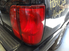 Load image into Gallery viewer, OUTER TAIL LIGHT LAMP Navigator 1998 98 1999 99 2000 00 Right - NW179899