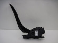 Load image into Gallery viewer, ELECTRONIC PEDAL ASSEMBLY Jaguar Vanden Pl XJ XJL 2012 12 - 792225