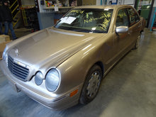 Load image into Gallery viewer, GRILL Mercedes E320 E430 E55 2000 00 01 02 03 - NW98521