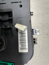 Load image into Gallery viewer, SPEEDOMETER CLUSTER Golf Jetta 2001 01 2002 02 2003 03 - NW162176