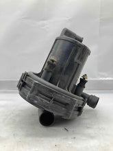 Load image into Gallery viewer, AIR INJECTION PUMP SMOG BMW 740i 1999 99 2000 00 2001 01 - NW8063