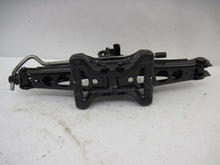 Load image into Gallery viewer, JACK AND TOOLS Volvo V50 2005 05 - 810342