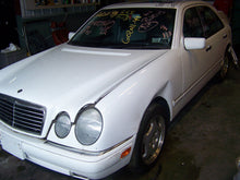 Load image into Gallery viewer, GRILL Mercedes E300D E320 E55 1996 96 1997 97 98 99 - NW98516