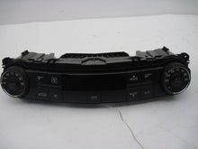 Load image into Gallery viewer, FRONT TEMPERATURE CONTROLS E280 E300 E320 E350 E550 E63 07 08 - 815870