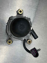 Load image into Gallery viewer, AIR INJECTION PUMP SMOG Cayenne 2003 03 2004 04 2005 05 2006 06 Right - NW8253