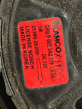 Load image into Gallery viewer, RADIATOR FAN ASSEMBLY HYUNDAI SANATA FE 01 02 03 - 06 - NW63920