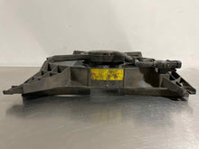 Load image into Gallery viewer, RADIATOR FAN ASSEMBLY HYUNDAI SANATA FE 01 02 03 - 06 - NW63920