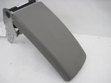 Load image into Gallery viewer, Console Lid Vokswagen Passat 2007 07 - 822682