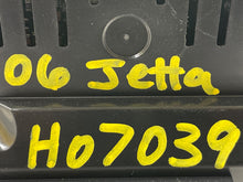 Load image into Gallery viewer, SPEEDOMETER CLUSTER Volkswagen Jetta 2006 06 - NW162165