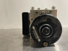 Load image into Gallery viewer, ABS PUMP Volvo V70 S70 V40 05 06 07 - NW2843