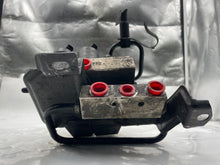 Load image into Gallery viewer, AIR RIDE COMPRESSOR E350 E550 CLS500 CLS55 CLS550 CLS63 E280 00-11 - NW8373
