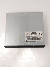 Load image into Gallery viewer, INFO-GPS SCREEN Infiniti M35 M45 2007 07 - NW105197