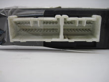 Load image into Gallery viewer, Traction control computer Kia Sorento 2004 04 2005 05 2006 06 - 845427