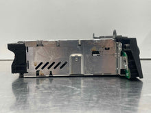 Load image into Gallery viewer, Radio BMW X3 2004 04 2005 05 AM FM CD - NW492573