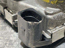 Load image into Gallery viewer, THROTTLE BODY AUDI A4 A6 PASSAT 2000 00 01 02 03 - 05 - NW177713