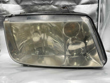 Load image into Gallery viewer, HEADLIGHT LAMP ASSEMBLY Jetta Jetta III Jetta IV 1999-2002 Right - NW103702