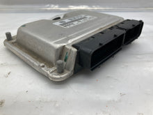 Load image into Gallery viewer, ECU ECM COMPUTER Golfo Jetta 2002 02 Auto - NW62766