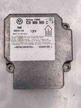 Load image into Gallery viewer, AIR BAG COMPUTER VW Passat 2002 02 2003 03 04 05 - NW38841