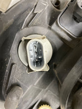 Load image into Gallery viewer, HEADLIGHT LAMP ASSEMBLY ML320 ML350 ML430 ML500 ML55 02-05 Right - NW103278