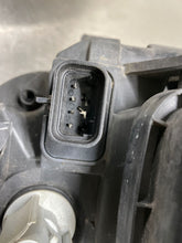 Load image into Gallery viewer, HEADLIGHT LAMP ASSEMBLY ML320 ML350 ML430 ML500 ML55 02-05 Right - NW103278