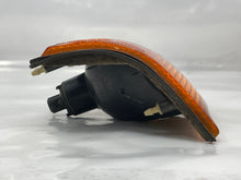 Load image into Gallery viewer, SIDE MARKER LAMP LIGHT Disco II Disco SD Discovery Rover 99-04 Fender Mounted - NW83376