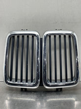 Load image into Gallery viewer, GRILL BMW 524TD 533I 535I 82 83 84 85 86 87 88 Center - NW98180