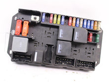 Load image into Gallery viewer, FUSE BOX Land Rover Range Rover 2007 07 2008 08 2009 09 - 880121