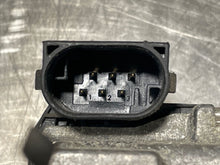 Load image into Gallery viewer, THROTTLE BODY CLK430 CLK500 ML500 SL55 01 - 06 - NW178368