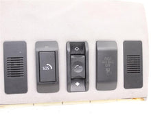 Load image into Gallery viewer, Console BMW 525i 2006 06 - 889635