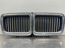 Load image into Gallery viewer, GRILL BMW 740i 750i 1988 88 1989 89 1990 90 91 92 93 94 - NW98257