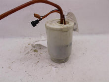Load image into Gallery viewer, Fuel Pump Cayenne 2003 03 2004 04 2005 05 2006 06 Right - 908539