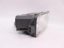 Load image into Gallery viewer, TURN SIGNAL LIGHT LAMP Toyota Rav4 01 02 03 Bumper Mounted Right - 909540