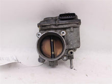 Load image into Gallery viewer, THROTTLE BODY Tundra Tacoma 4 Runner 2003 03 2004 04 2005 05 06 07 08 - 11 - 945447