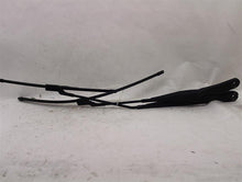 Load image into Gallery viewer, WINDSHIELD WIPER ARM Volvo C70 2011 11 - 946818
