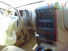 Load image into Gallery viewer, RADIO Explorer Explorer Sport Trac Mountaineer 08 09 - MM609695
